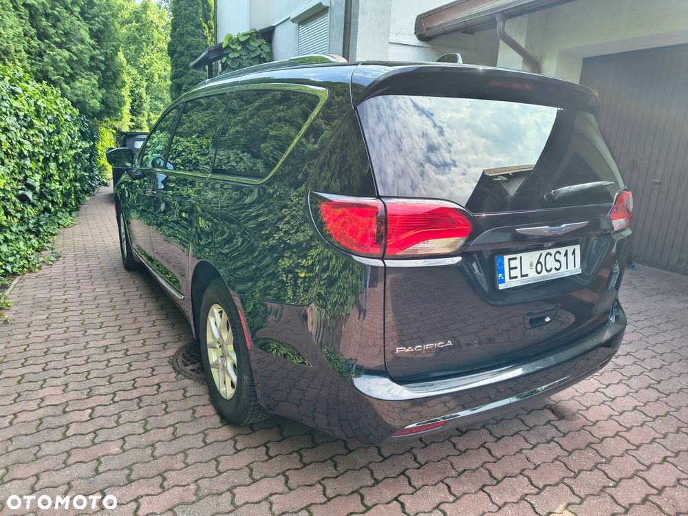 Chrysler Pacifica - 8