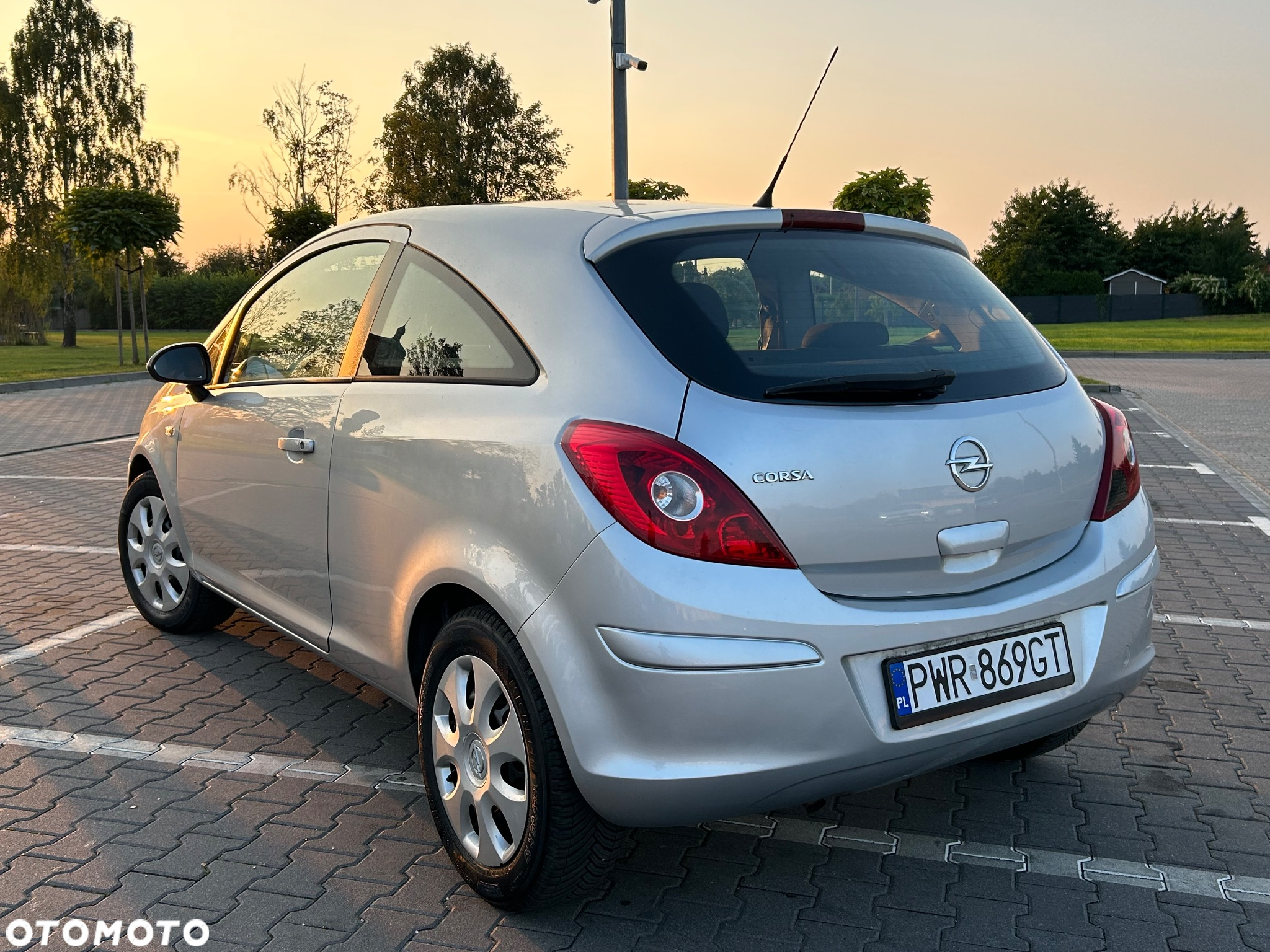 Opel Corsa 1.2 16V Enjoy - 3