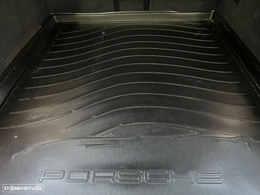 Porsche Taycan Cross Turismo 4S - 55