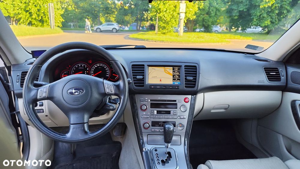 Subaru Legacy - 14