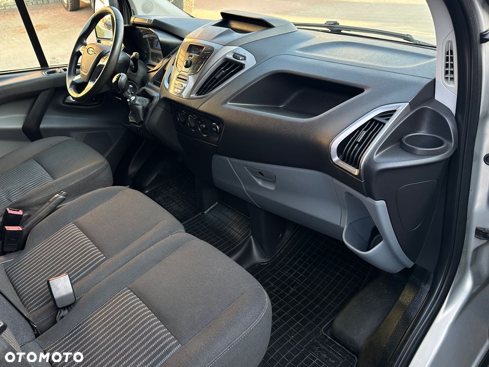 Ford TRANSIT CUSTOM - 9