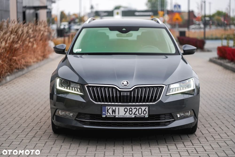 Skoda Superb 2.0 TDI SCR Style DSG - 10