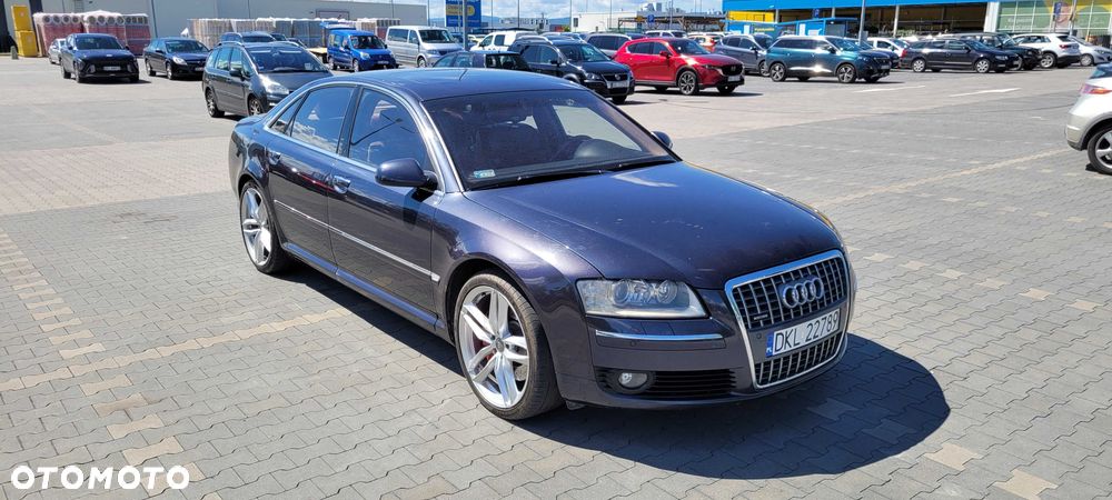 Audi A8 - 6