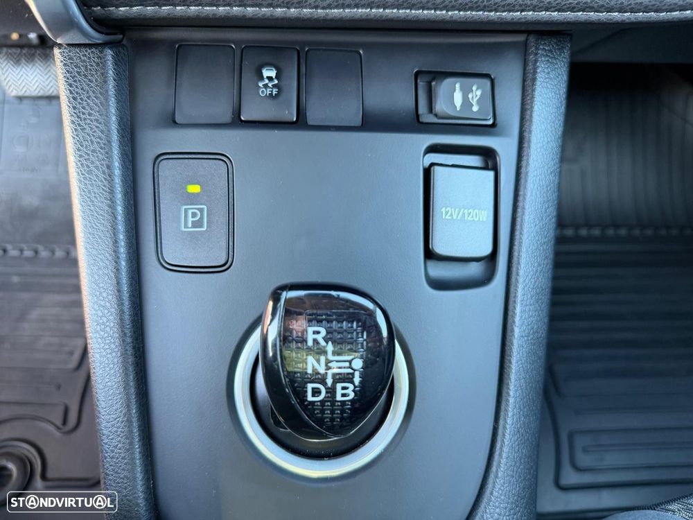 Toyota Auris 1.8 HSD Comfort +P.Sport+Navi - 23