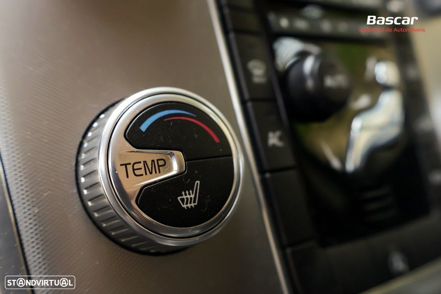 Volvo XC 70 D4 Geartronic Black Line - 47