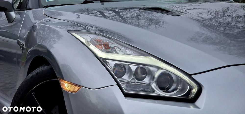 Nissan GT-R - 5