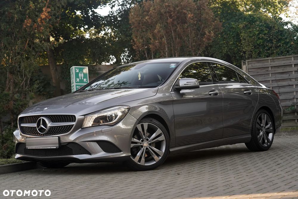 Mercedes-Benz CLA 180 AMG Line - 36