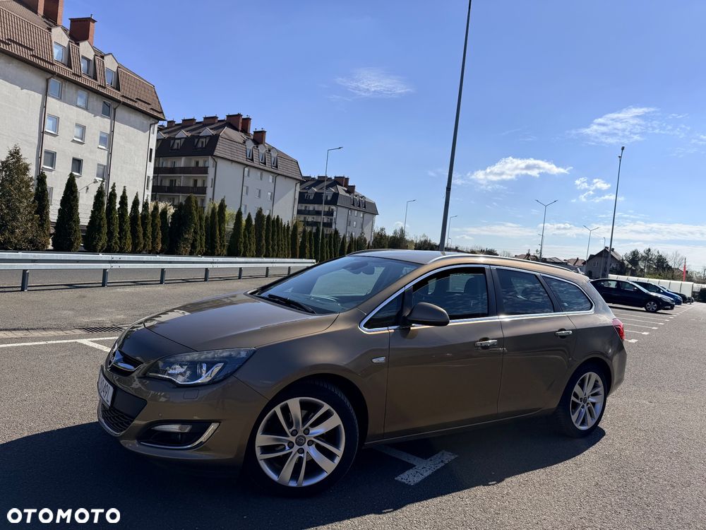 Opel Astra 1.6 SIDI Turbo ecoFLEX Start/Stop Innovation - 4