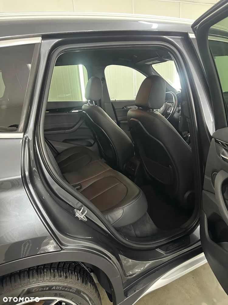 BMW X1 xDrive28i xLine - 6