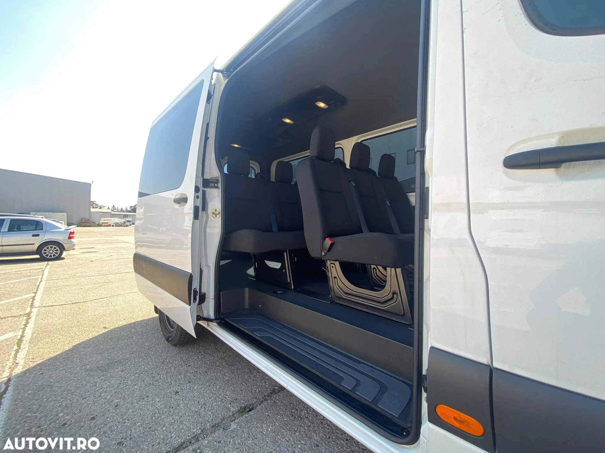Mercedes-Benz Sprinter - 9