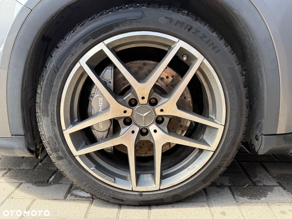 Mercedes-Benz GLA - 14