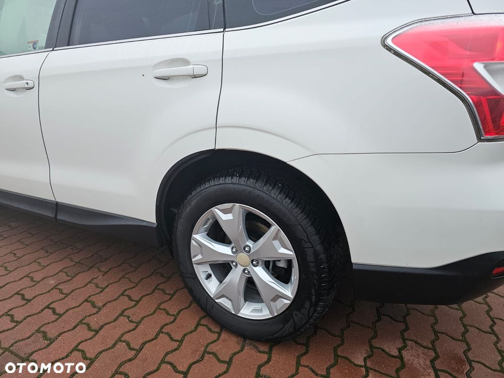 Subaru Forester 2.0i Exclusive Lineartronic - 12