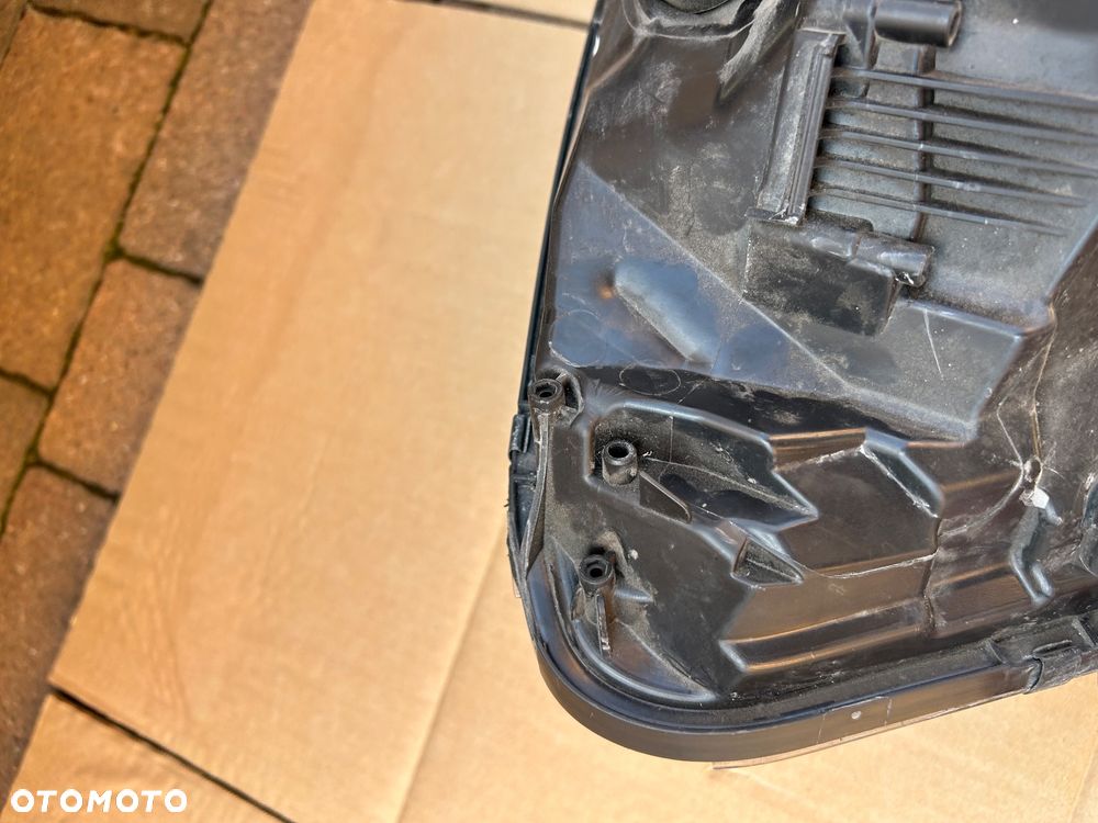 Renault Captur I lampa prawy przód europa 260102734R uszkodzona - 9
