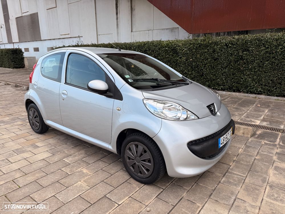 Peugeot 107 1.0 Urban - 1
