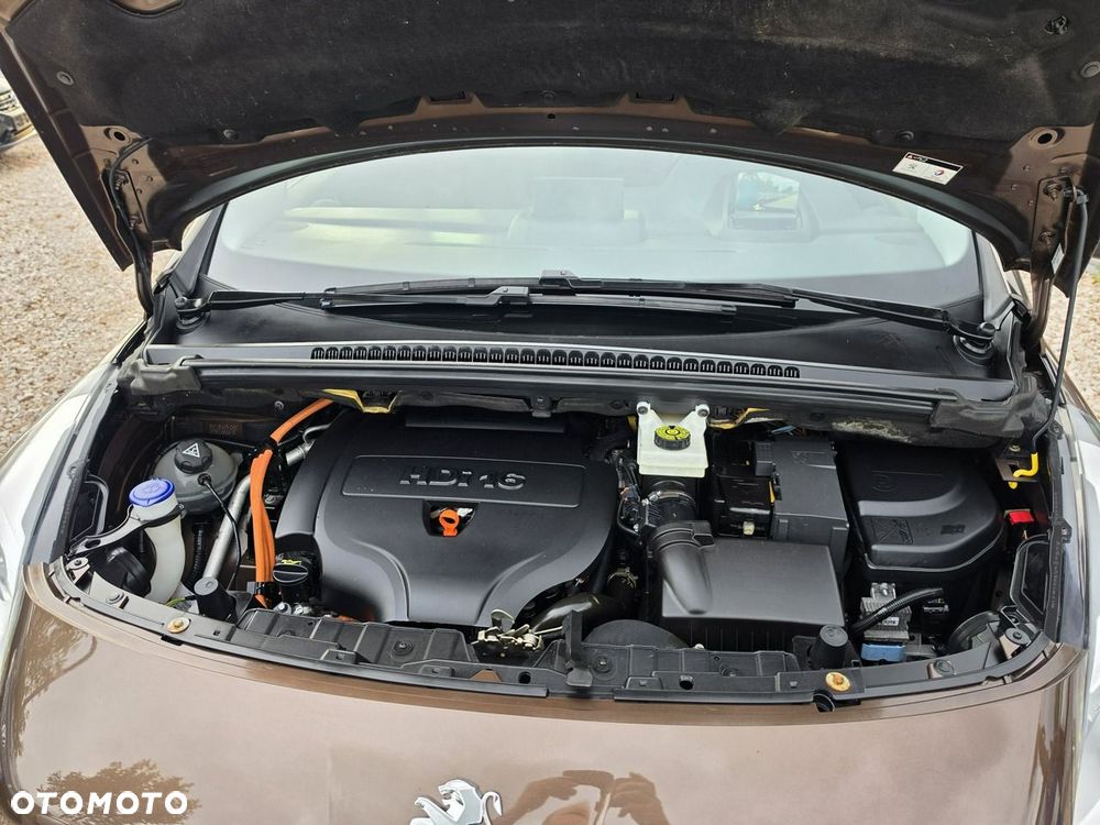 Peugeot 3008 Hybrid4 - 41