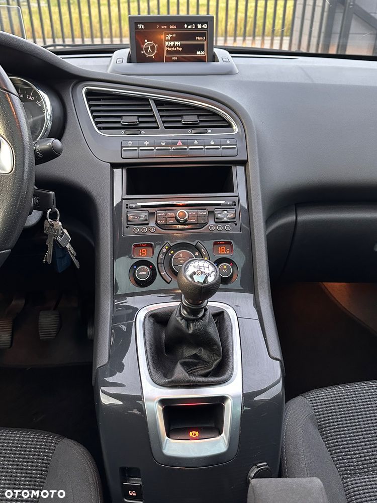 Peugeot 5008 2.0 HDi Allure 7os - 12