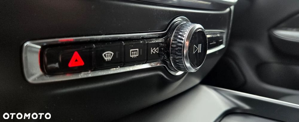 Volvo V60 B4 D Geartronic Momentum Pro - 28