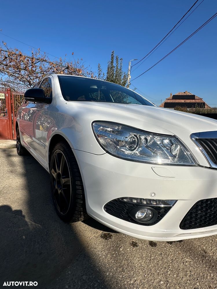 Skoda Octavia Combi 2.0 TDI RS DSG - 3