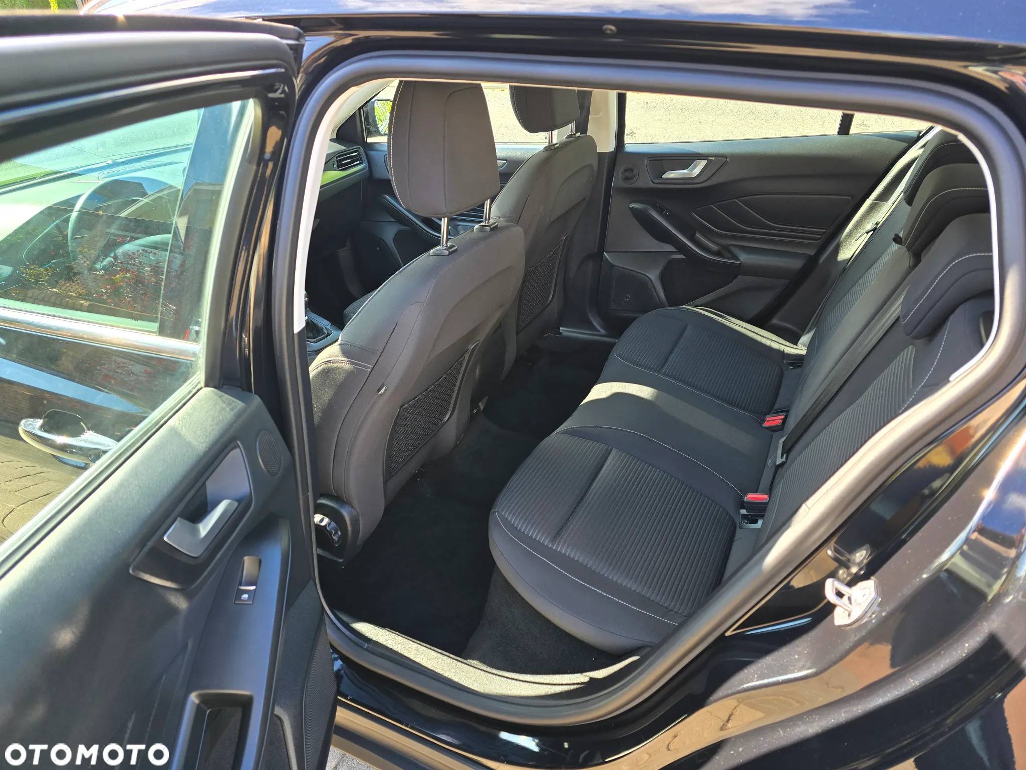 Ford Focus 1.0 EcoBoost Titanium Business - 16