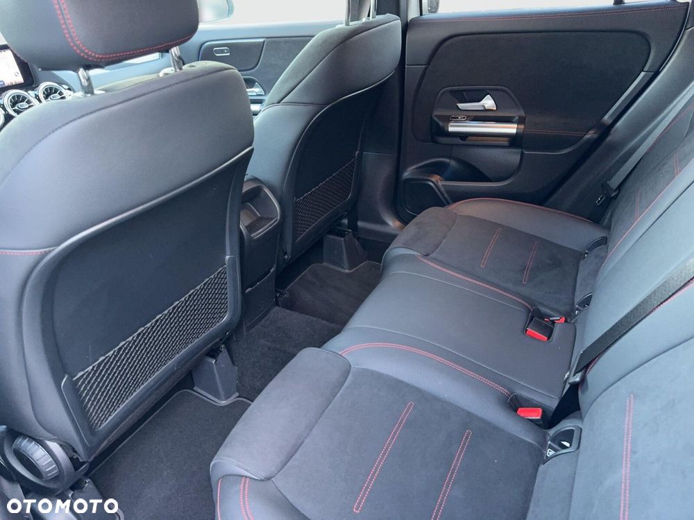 Mercedes-Benz GLA 200 AMG Line - 18