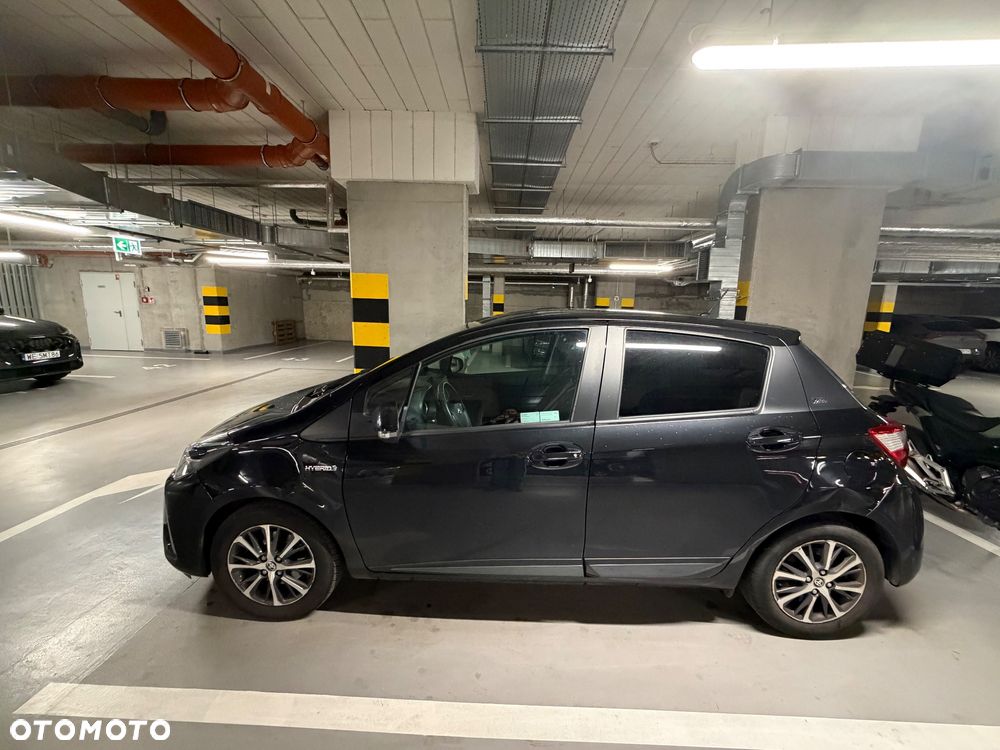 Toyota Yaris Hybrid 100 Premium - 7