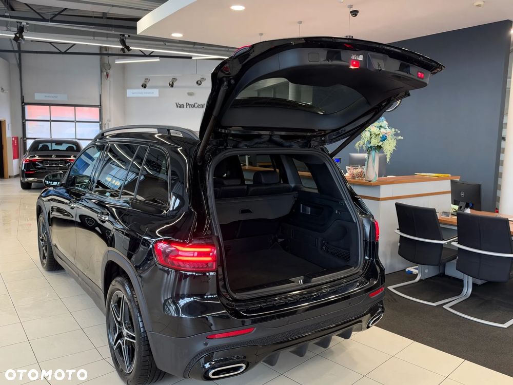 Mercedes-Benz GLB 200 mHEV AMG Line 7G-DCT - 11