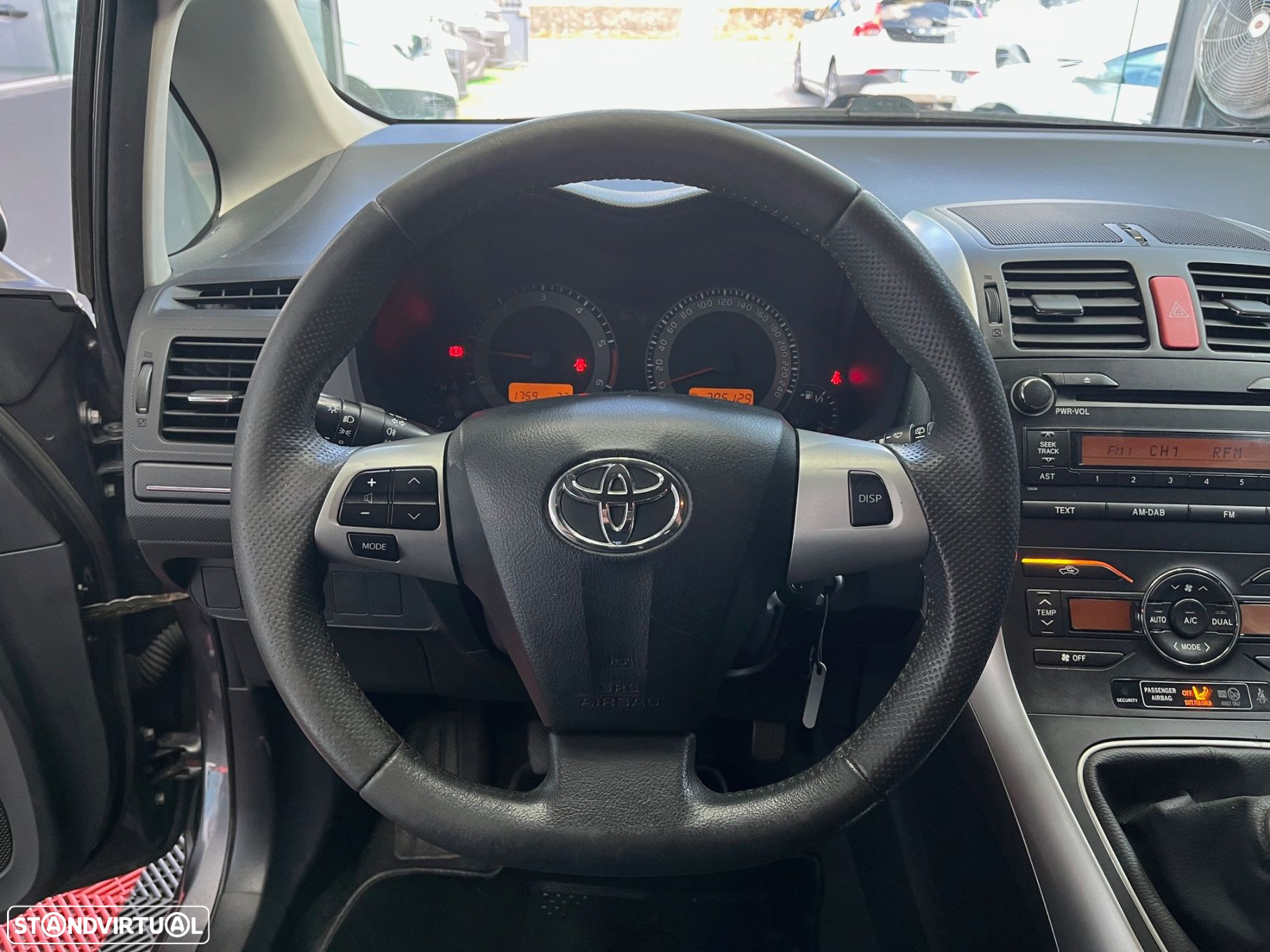 Toyota Auris 1.4 D-4D Exclusive - 13
