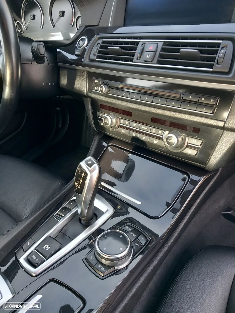 BMW 520 d Aut. Edition Fleet - 8