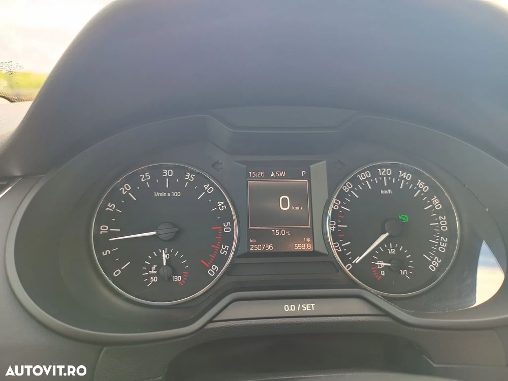 Skoda Octavia 2.0 TDI DSG Ambition - 15