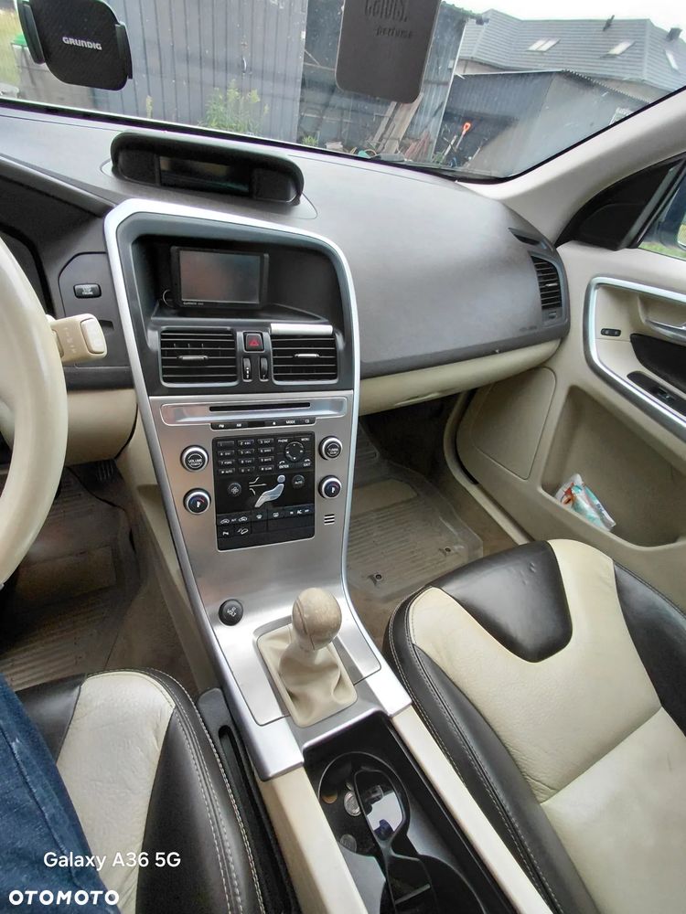 Volvo XC 60 D5 AWD - 11