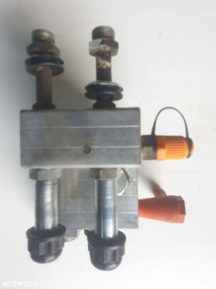 ROZDZIELACZ POMPY DHLMI 1500KG DHOLLANDIA 24V - 4
