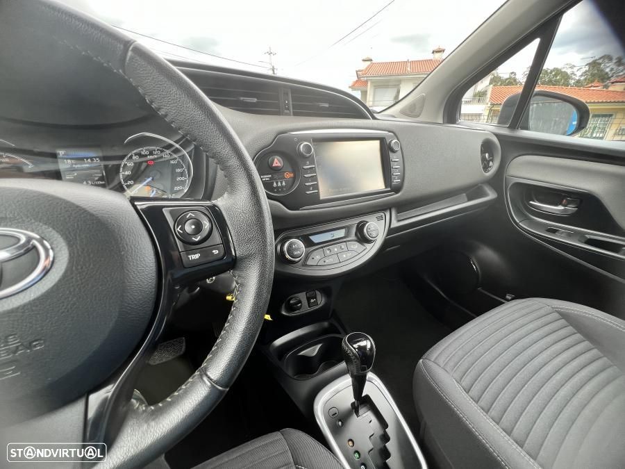 Toyota Yaris 1.5 HSD Exclusive - 33