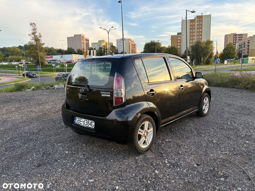 Daihatsu Sirion - 5