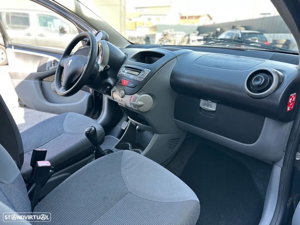 Peugeot 107 1.0 Trendy - 35