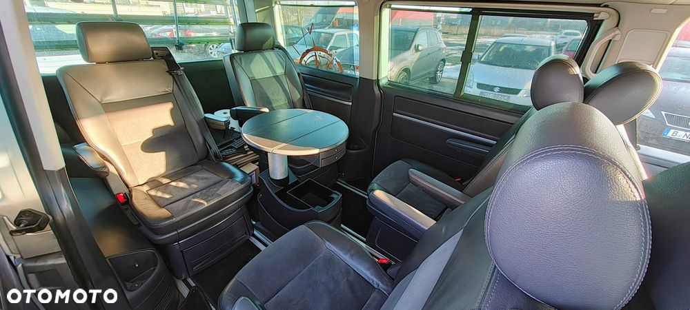 Volkswagen Multivan - 7
