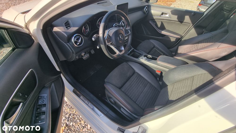 Mercedes-Benz Klasa A 180 7G-DCT AMG Line - 13