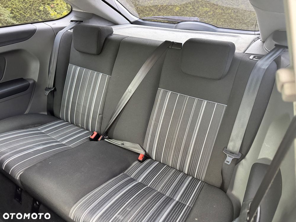Ford Focus 1.6 16V Trend - 30