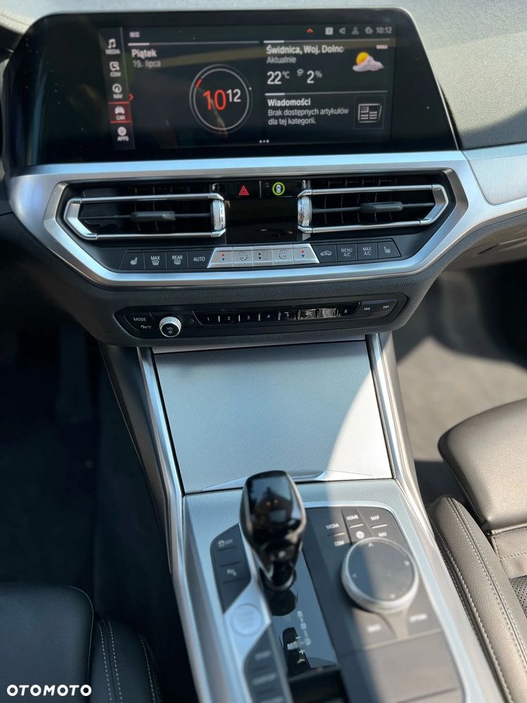 BMW Seria 3 320d xDrive Luxury Line sport - 38