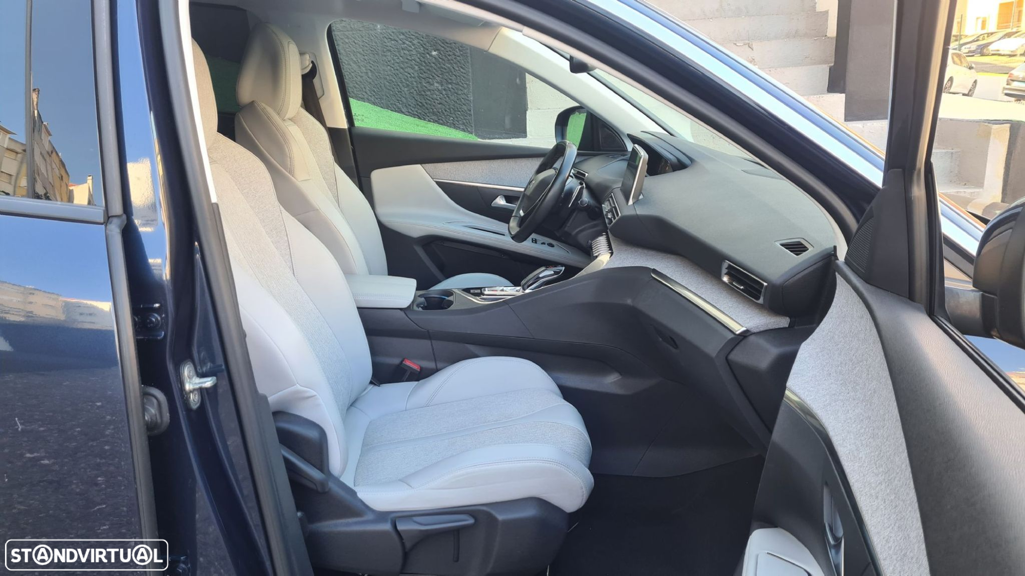 Peugeot 5008 1.5 BlueHDi Allure EAT8 - 42