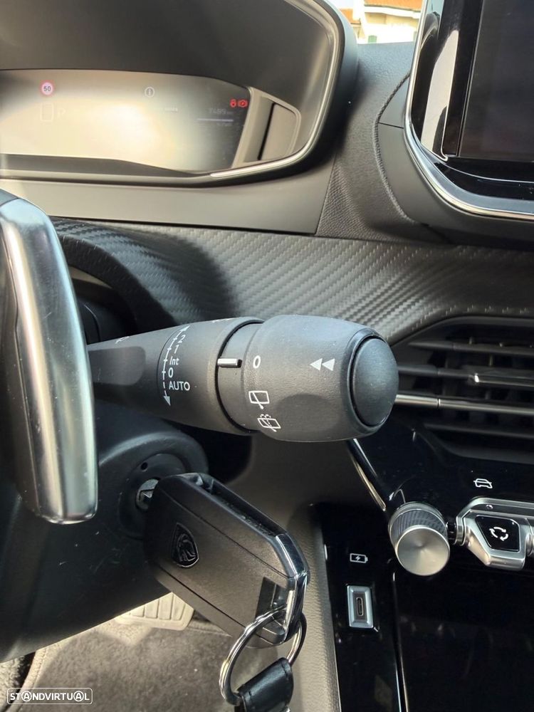 Peugeot 2008 1.2 Hybrid Allure e-DCS6 - 21