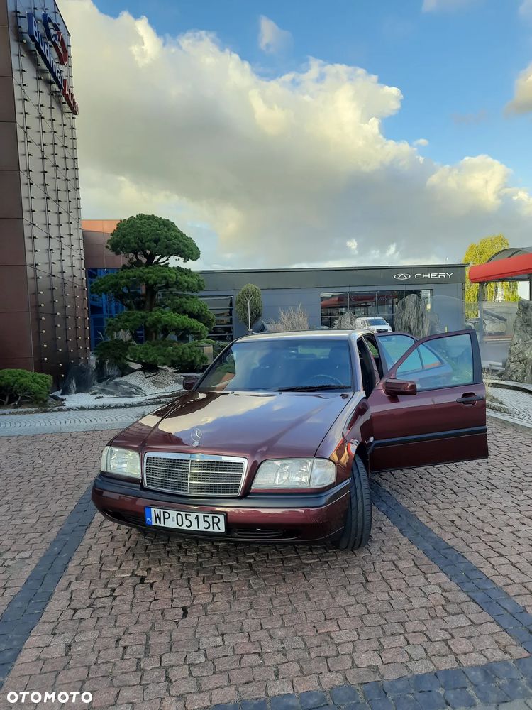Mercedes-Benz Klasa C 200 Elegance - 4