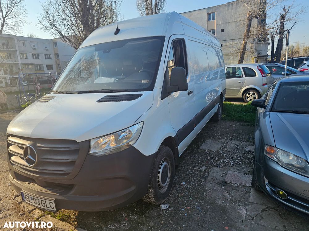 Mercedes-Benz Sprinter - 2