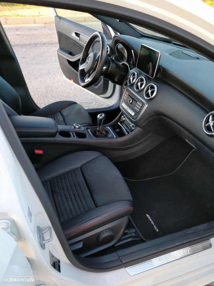 Mercedes-Benz A 180 d AMG Line - 13