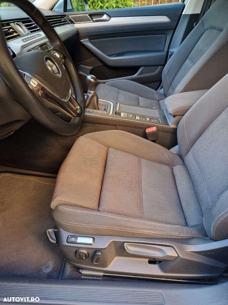 Volkswagen Passat 1.6 TDI Comfortline - 9