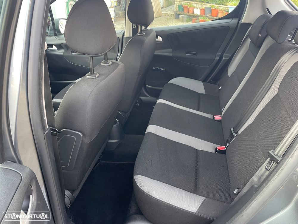 Peugeot 207 1.4 16V Trendy - 18