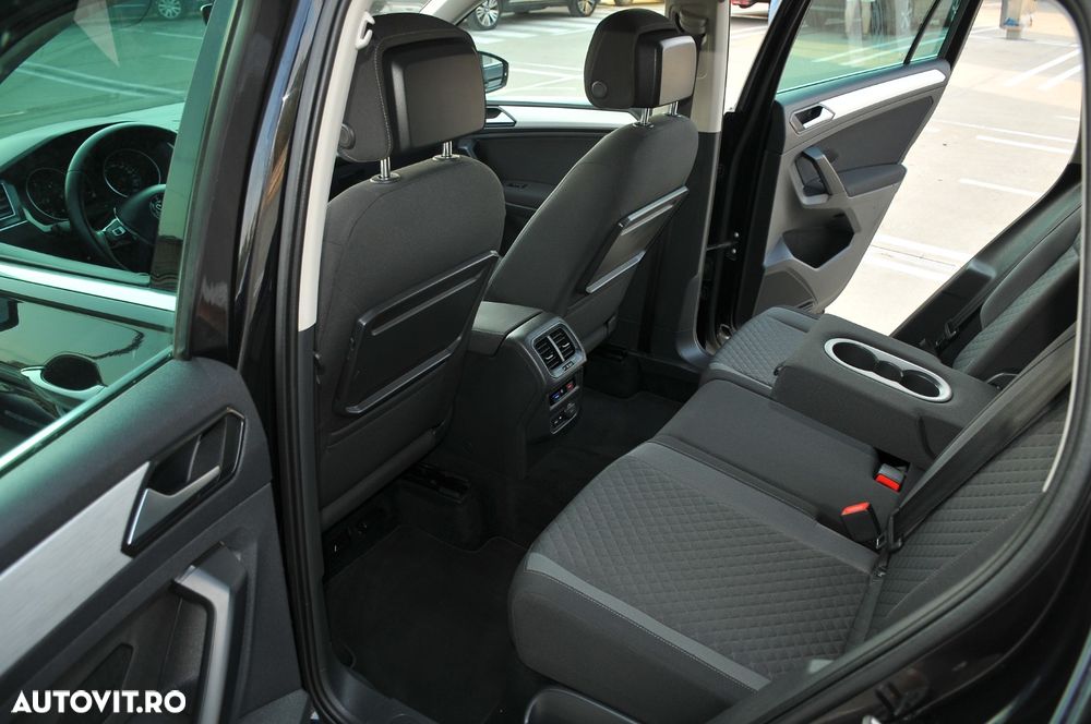 Volkswagen Tiguan - 12