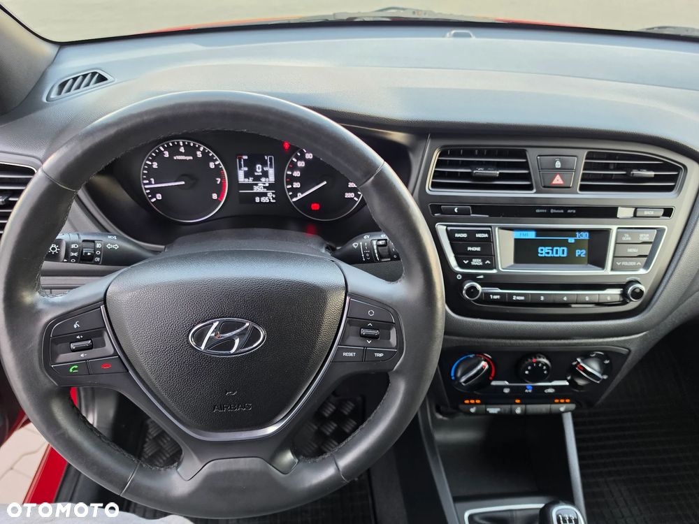 Hyundai i20 1.2 Fresh - 17