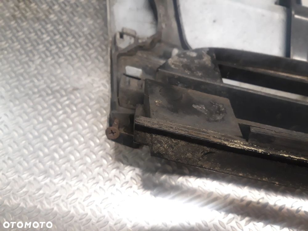GRILL ATRAPA CITROEN JUMPY II (2007-2016) - 7