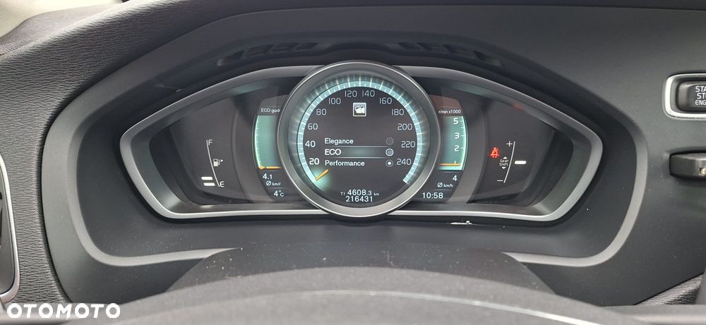 Volvo V40 D2 Momentum - 17