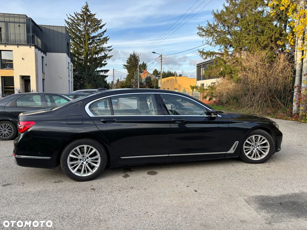 BMW Seria 7 750Li xDrive - 9